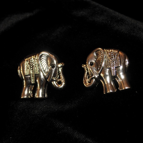 LJ Rose Jewelry - Silver Elephant Earrings 8027